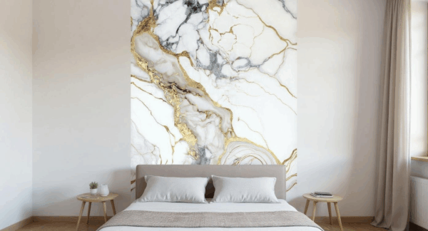Chambre avec Plaque pvc marbre doré sur mur principal