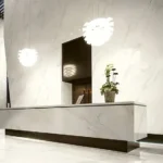 panneau pvc marbre motif blanc et gris