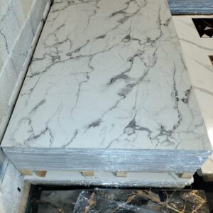 Panneau PVC marbre p9 blanc et gris 244x122