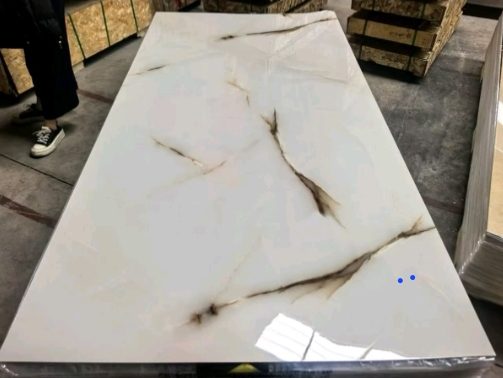 Blanc marbré marron